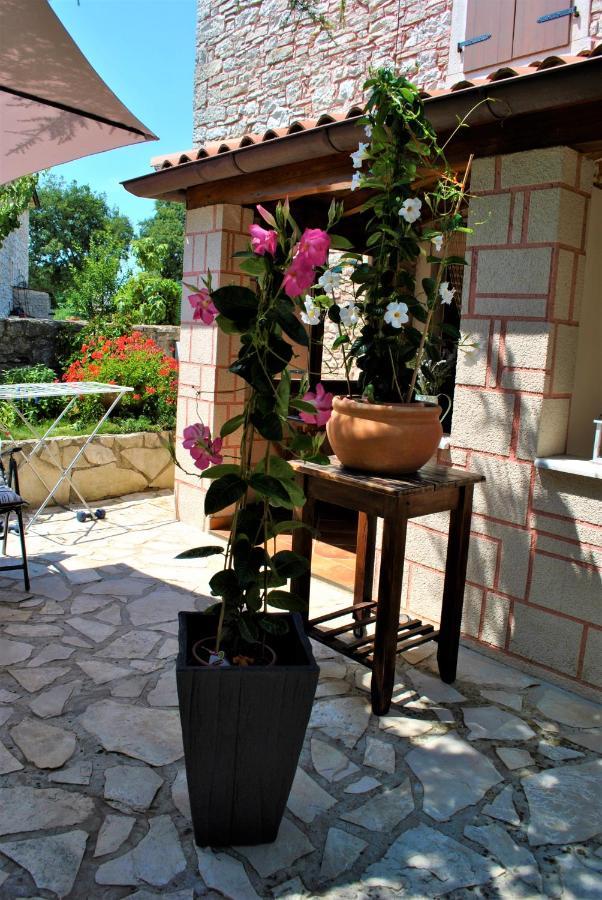 Apartment Pino Bale Bagian luar foto