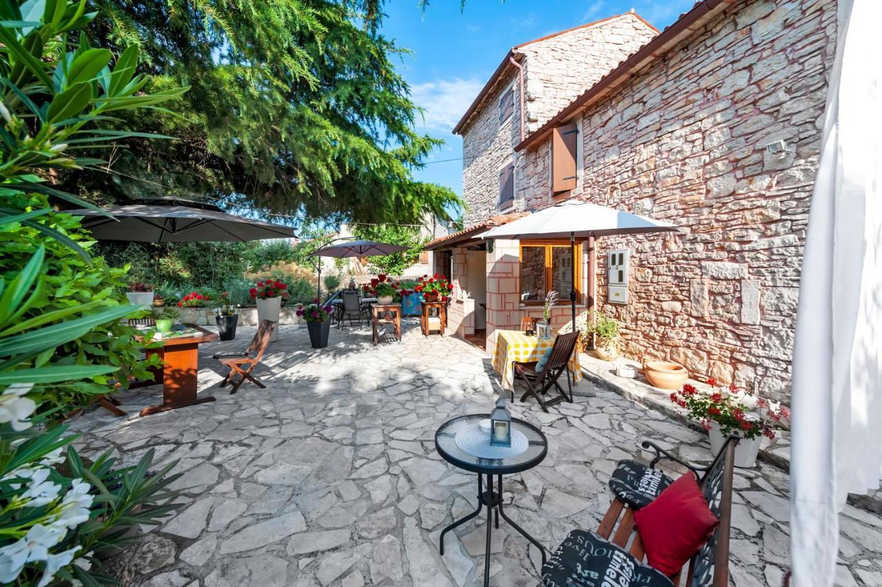 Apartment Pino Bale Bagian luar foto