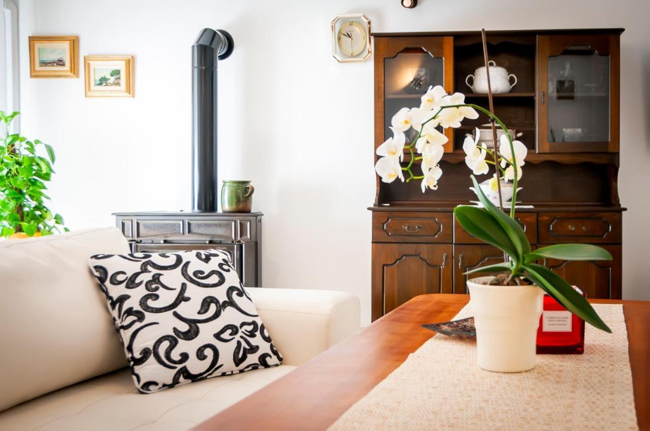 Apartment Pino Bale Bagian luar foto